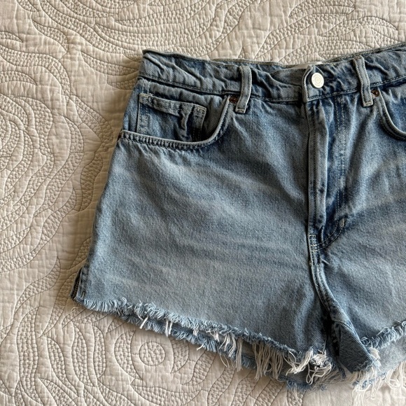 Reformation - Dakota Mid Rise Relaxed Short - Manzanita - Picture 4 of 11